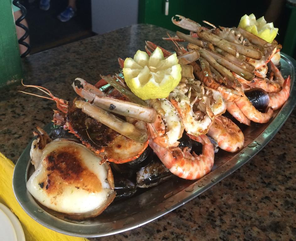 River Ebro Holidays Tivenys 外观 照片